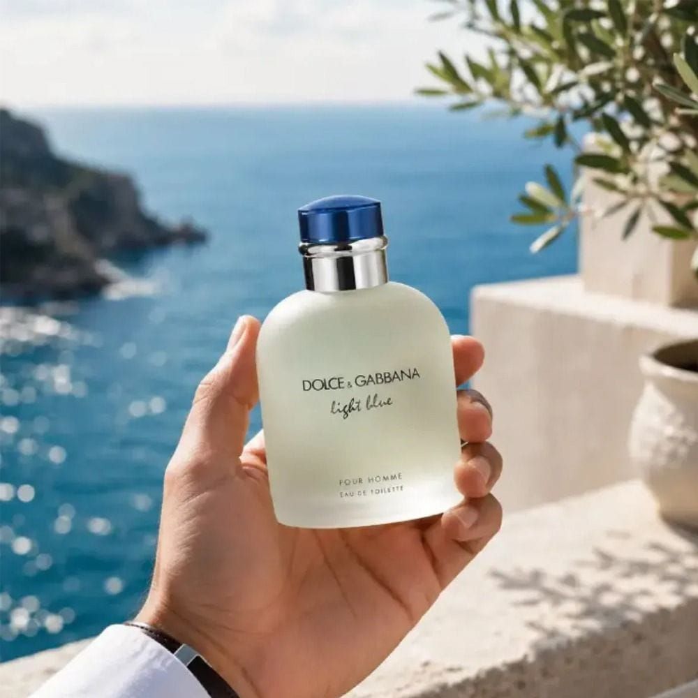 Dolce & Gabbana Light Blue Eau de Toilette for Men, Fresh Citrus Woody Fragrance with Sicilian Lemon, Rosemary, Musk & Cedarwood - 125ml