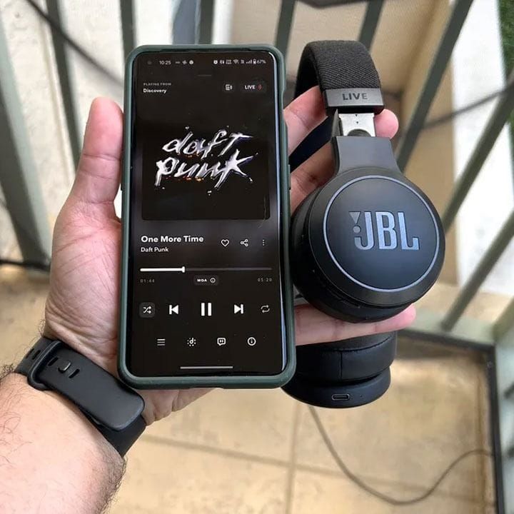 JBL Tune 680NC Wireless On-Ear Bluetooth Headphones, Active Noise Cancelling, Pure Bass Sound And Long Battery Life, Lightweight - Black - TUNE680NC