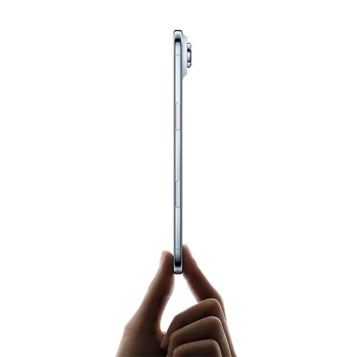 Apple iPhone Air 256GB Storage 6.5 Inch, Slim And Durable Build, Super Retina XDR, Powerful Performance, Water and Dust Resistant - Sky Blue - MG1D4AH/A